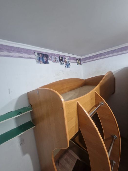 Двухъярусная кровать без матраса