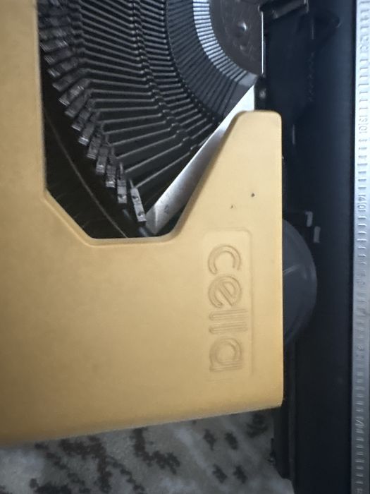 Masina de scris Robotron cella cu tastura romanesca