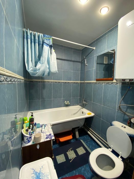 Продам 2 комнатную на цемпос.