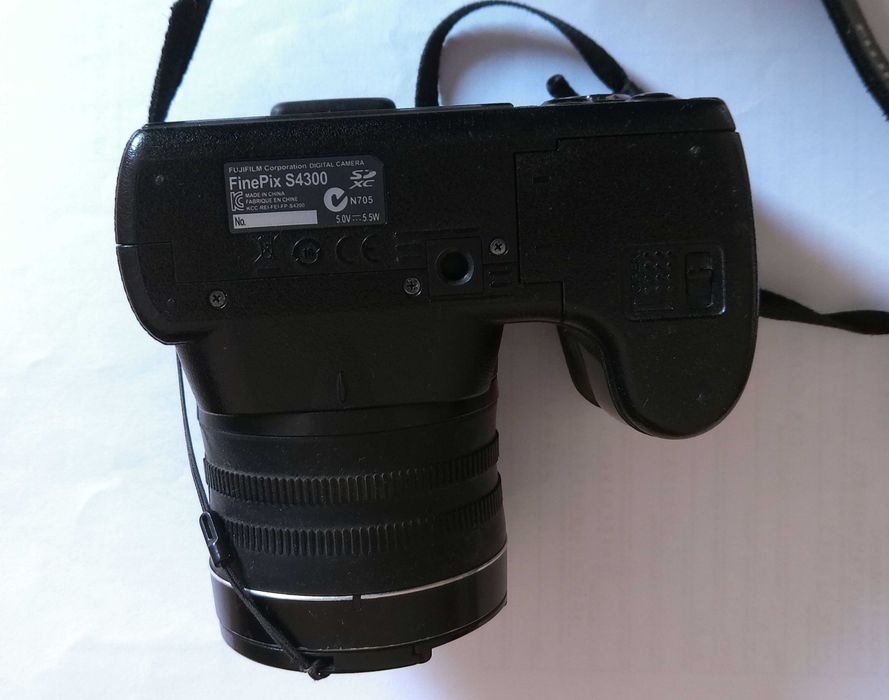Фотоапарат "Фуджи"  FinePix S4300