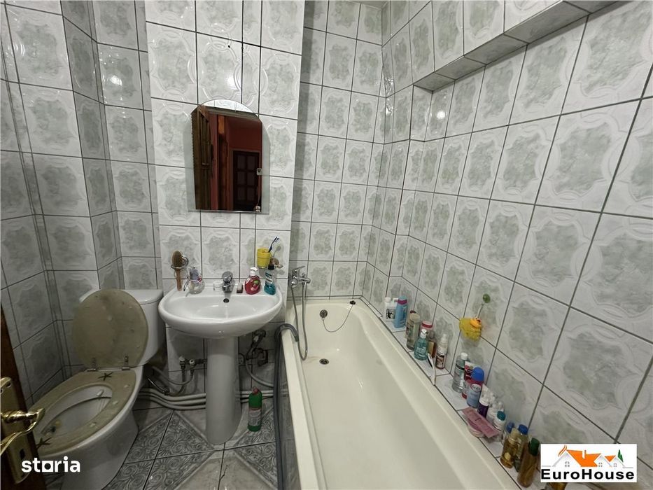 Apartament cu 4 camere de vanzare in Alba Iulia M-uri