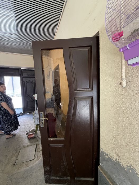 Продам межкомнатную дверь с рамой