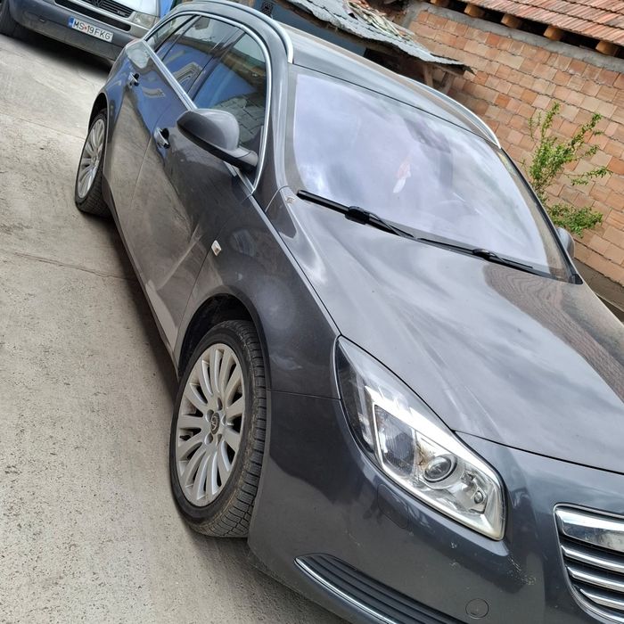 Vând  Opel Insignia 2010