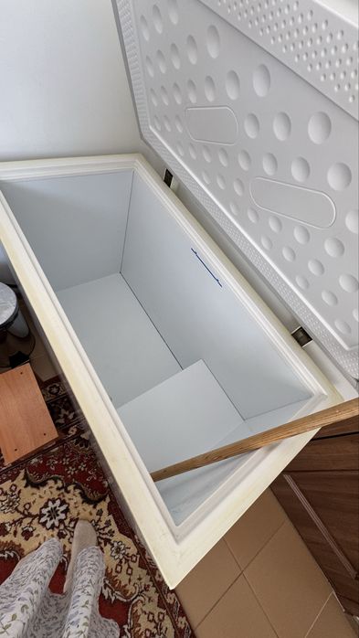 Продам морозильник