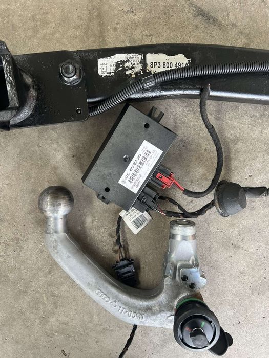 Теглич за Aydi A3 от2003 до2010 Г цена 150 евро