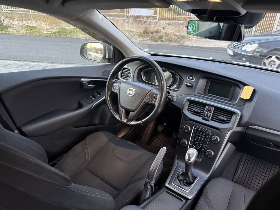VOLVO V40 2012 — imagine 5