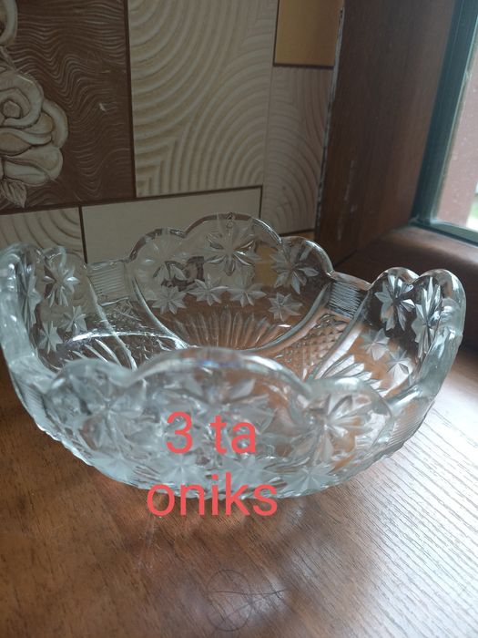 Xrustal va oniks sotiladi