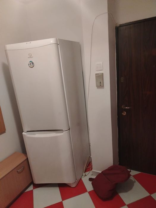 Proprietar inchiriez garsoniera,dr taberei , favorit