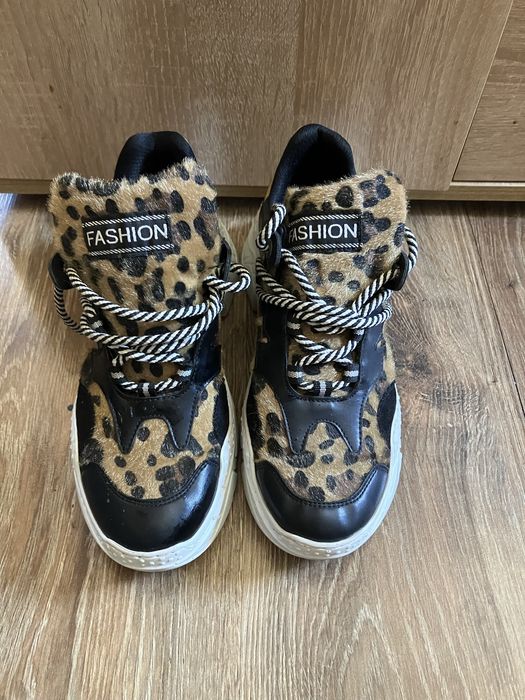 Дамски сникърси  ……….