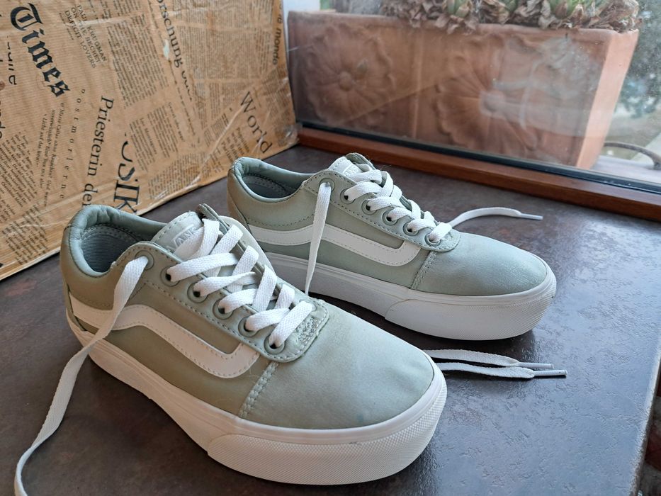 дамски маратонки,кецове,спортни обувки на платформа,гуменки,н36,5 Vans