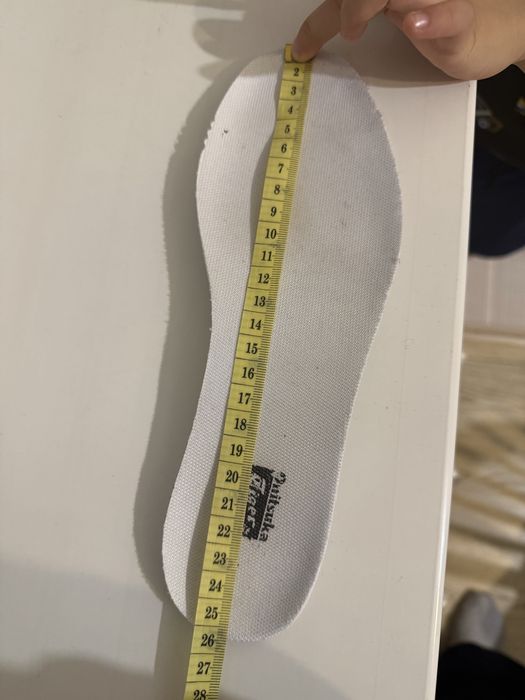 Продам кроссовки