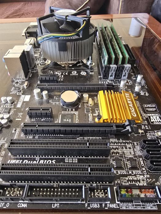 Геймърски комплект Gigabyte H97 + i5-4690K+12 рам