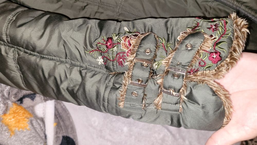 Haina dama groasa marime M cu glugă, lunga