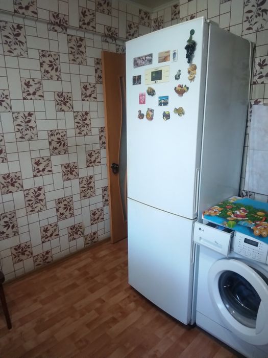 Продам 4 ех комнатную квартиру