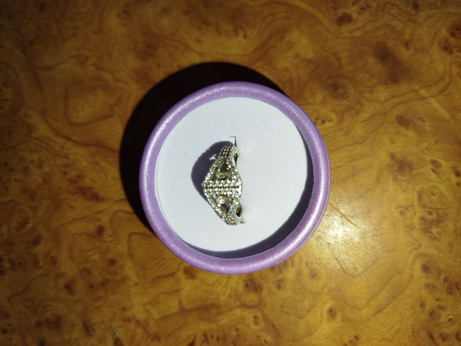 Продам три кольца и серьги