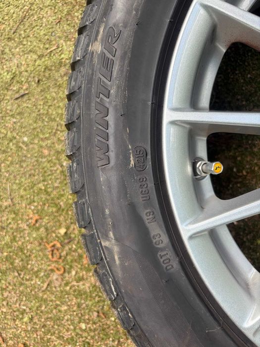 Roți R17 cu anvelope 205/55/R17 Pirelli iarnă