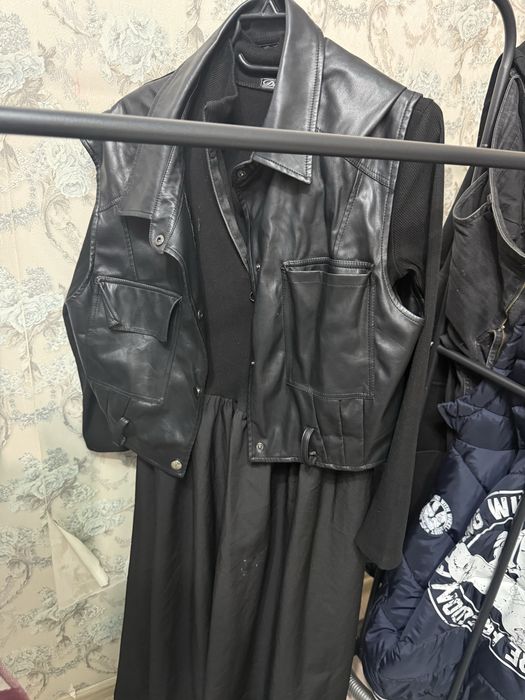 Платье двойка с коженым желетом