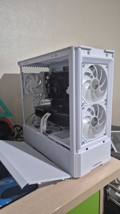 Геймърски компютър с Nvidia и AMD Ryzen