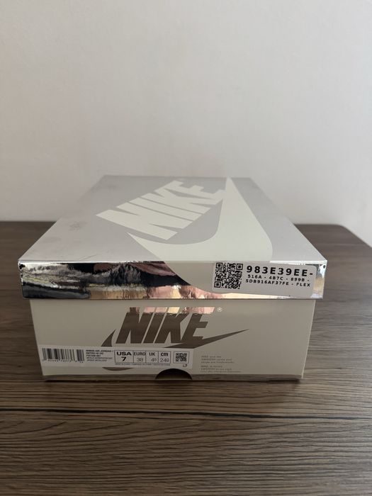 Nike Air Jordan 1 Retro High Chrome