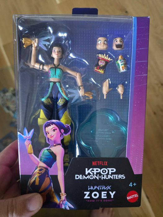 Официални фигурки „K-pop Demon Hunters“ – комплект от 3 броя (Руми, Мира и Зоуи), чисто нови.