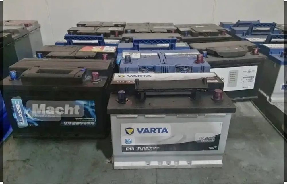 Vand baterii second-hand