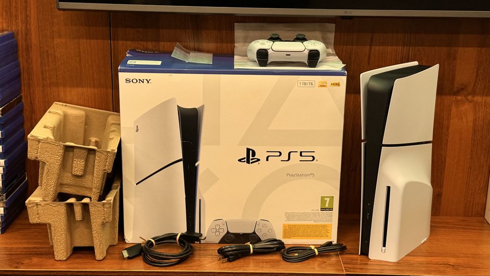Playstation 5 slim 1T новый