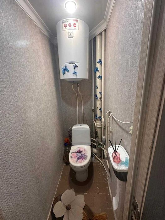 Продается 2 комн квартира гор. Строителей,4