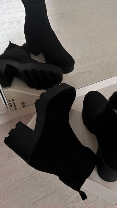 Продам полусапожки Stradivarius новые!