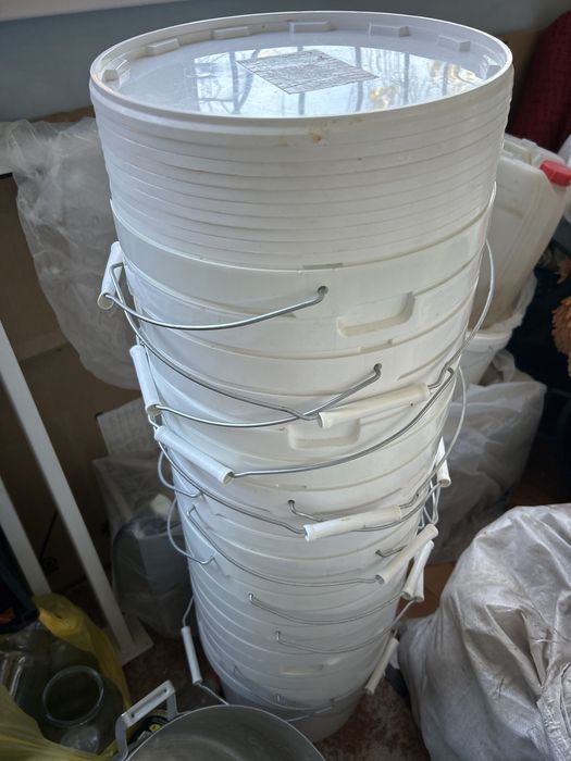 Продам ведра из под майноеза