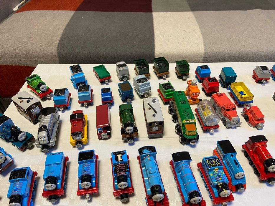 Thomas, Perci. Gordon Diesel 10. James. Din Metal.si Plastic Citiți to