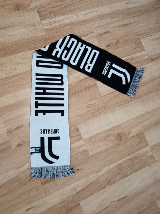 Оригинален шал на футбулен клуб Ювентус