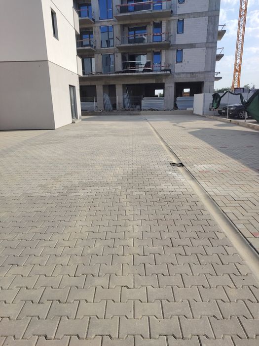 Montez pavaje si borduri