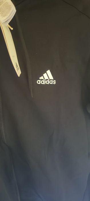 Adidas esensials 3 stripes
