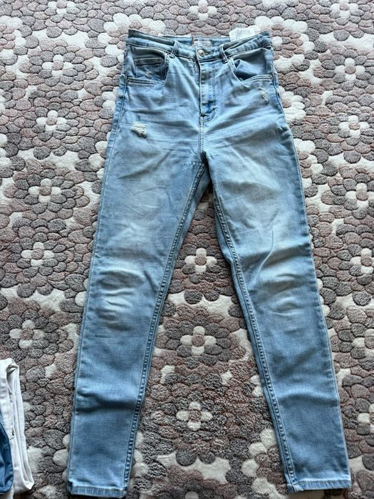 Маркови дънки в отлично състояние.