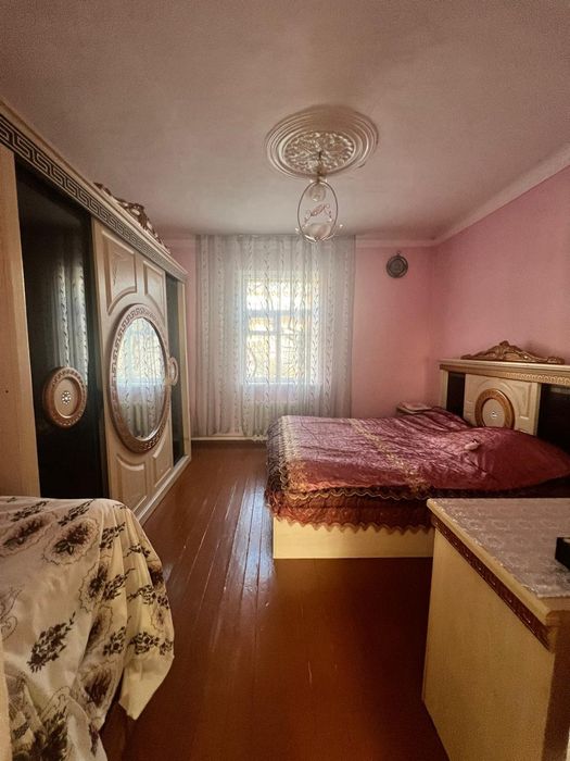 Алмалык, Олмалик, Целина, Ховли Уй, Жихозлари билан Срочно сотилади