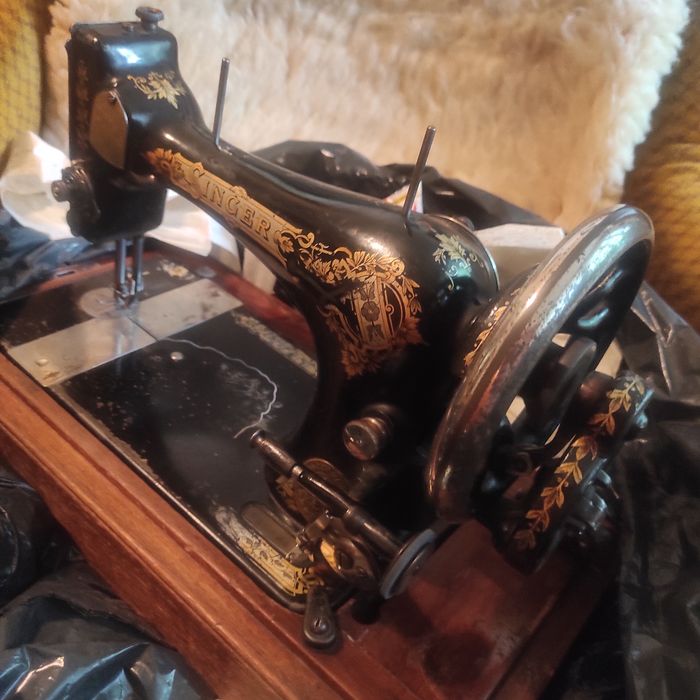 Ръчна шевна машина SINGER
