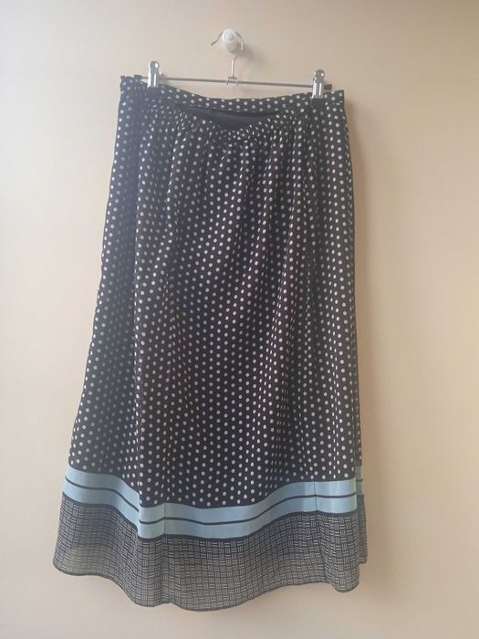 САМО 4 лв. - Дамска пола до прасеца - Внос!