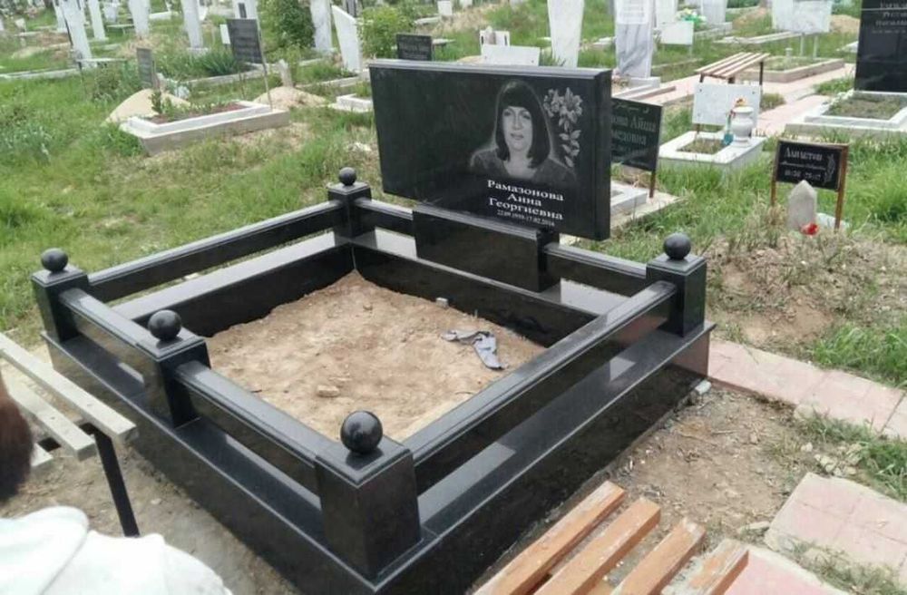 Изготовление гранитных памятников, собственная производства