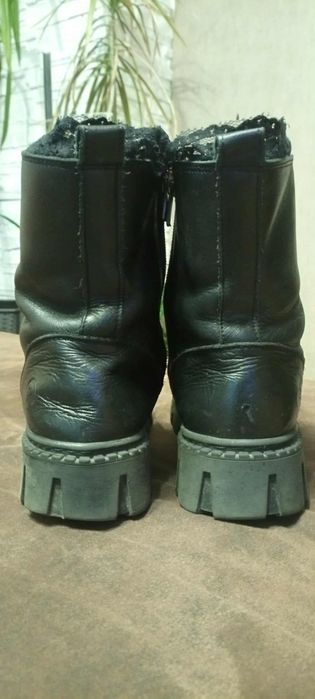 Боти от естествена кожа на българската фирма "Понки" 34 номер.
