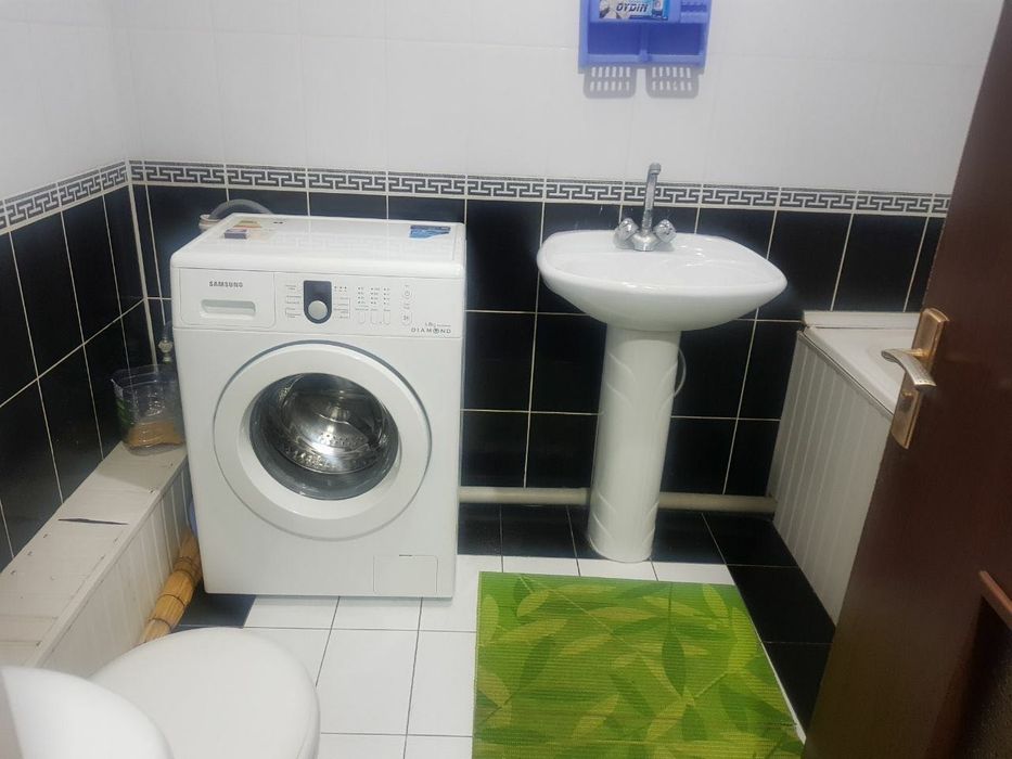 Сдается 2х комнатная квартира
С обстановкой 
В горде Алмалыке