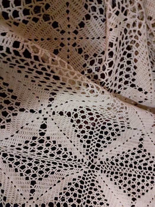 Стара ръчно плетена покривка за спалня 210/180с,покривало,шалте,ковьор