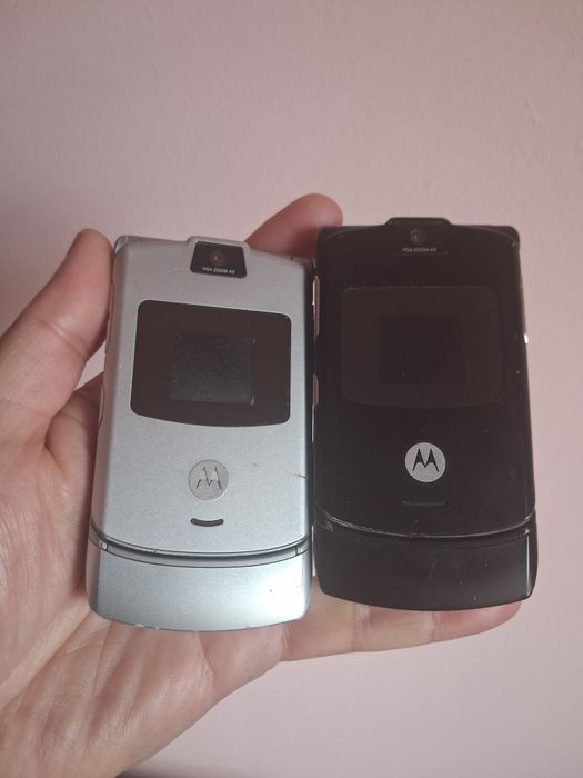 Motorola V3 gri si negru