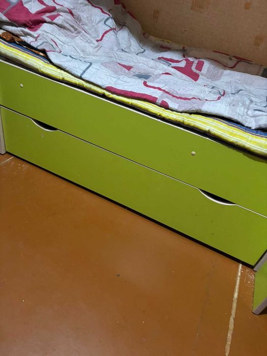 Двухъярусная кровать