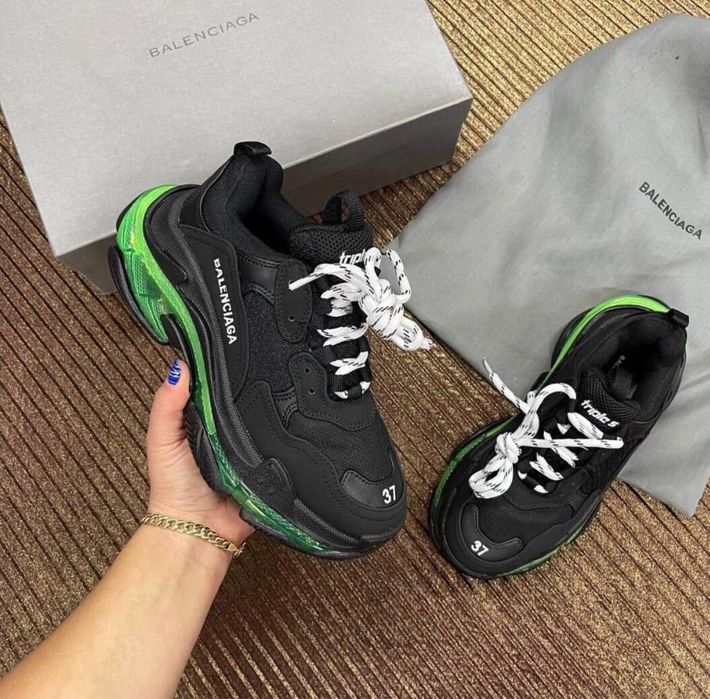Balenciaga triple s