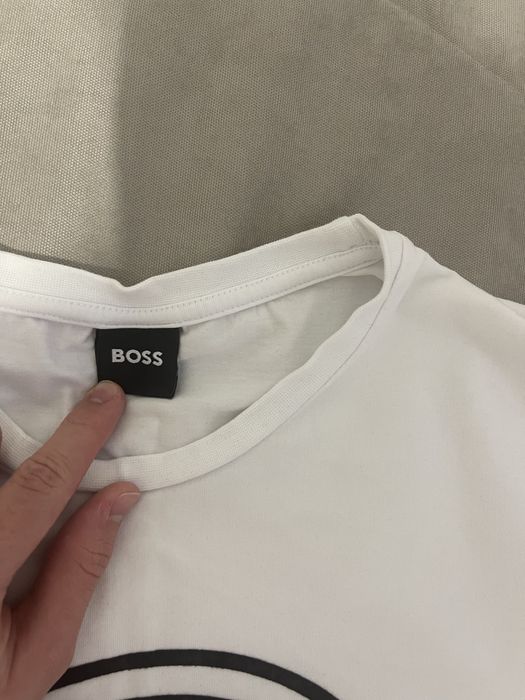 Продам футболку Boss