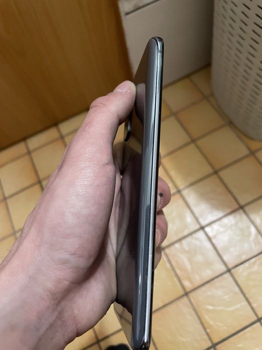 Продам samsung s20