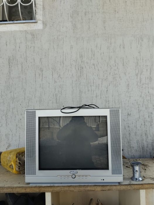 Телевизор б/у полностью рабочий