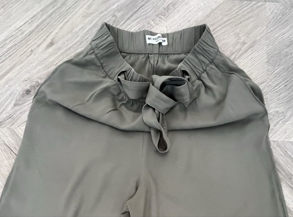 Pantaloni largi 3/4 Pull & Bear de damă