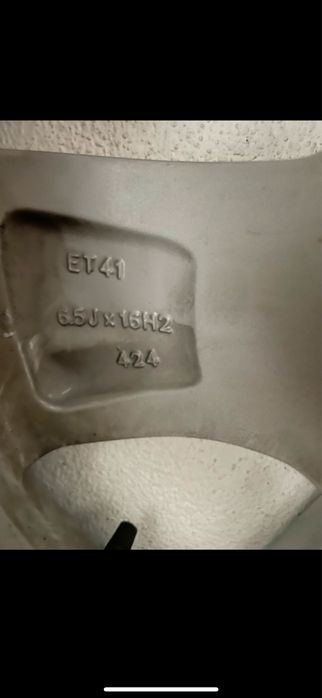 Vand Jante Aliaj Originale Skoda Cu Anvelope M+S