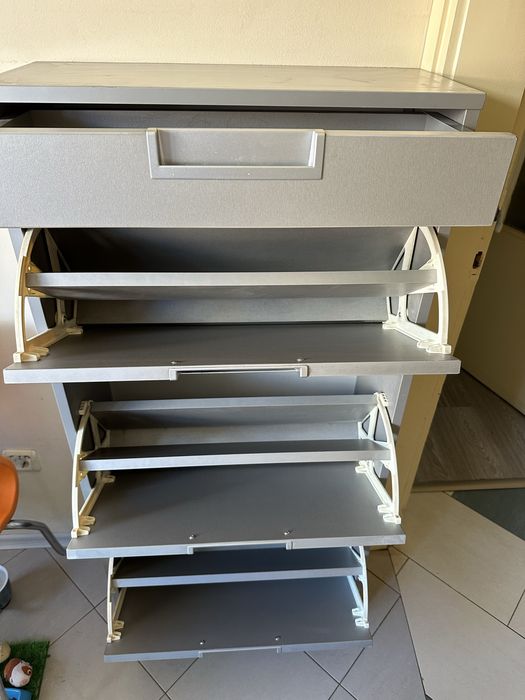 Шкаф за обувки с четири чекмеджета